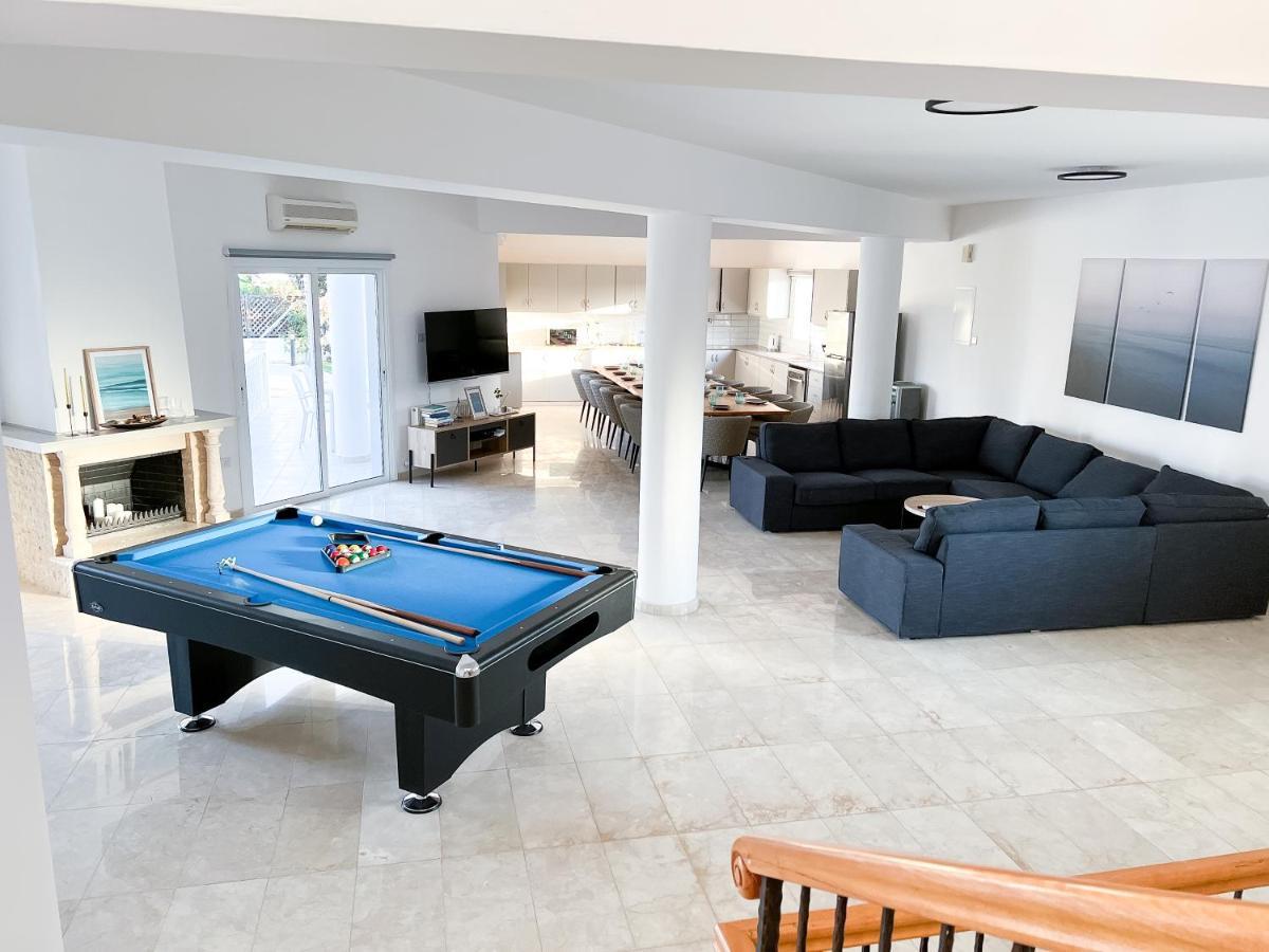 Grand Villa Lynn Seaview Aya Napa Dış mekan fotoğraf