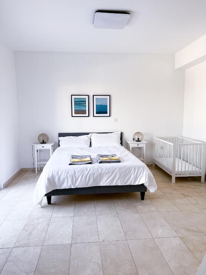 Grand Villa Lynn Seaview Aya Napa Dış mekan fotoğraf