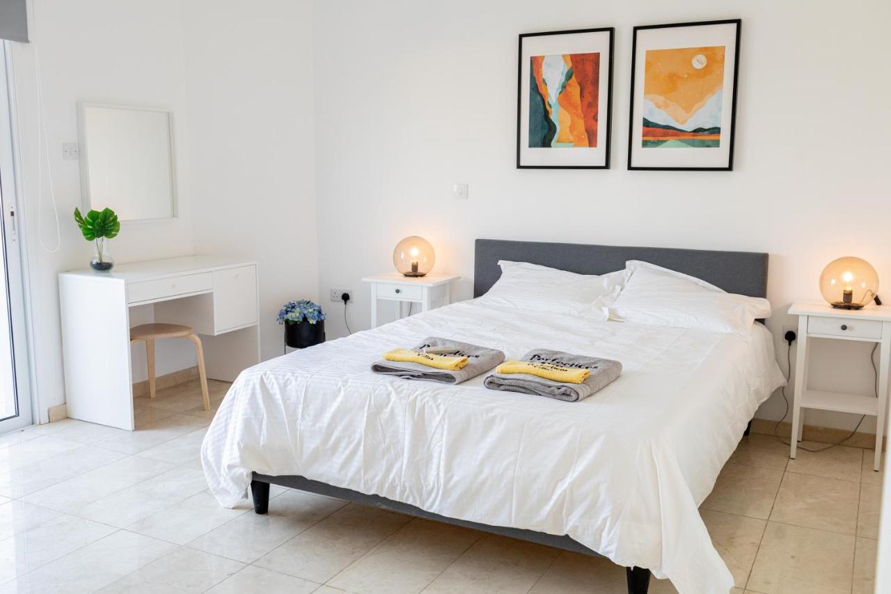 Grand Villa Lynn Seaview Aya Napa Dış mekan fotoğraf