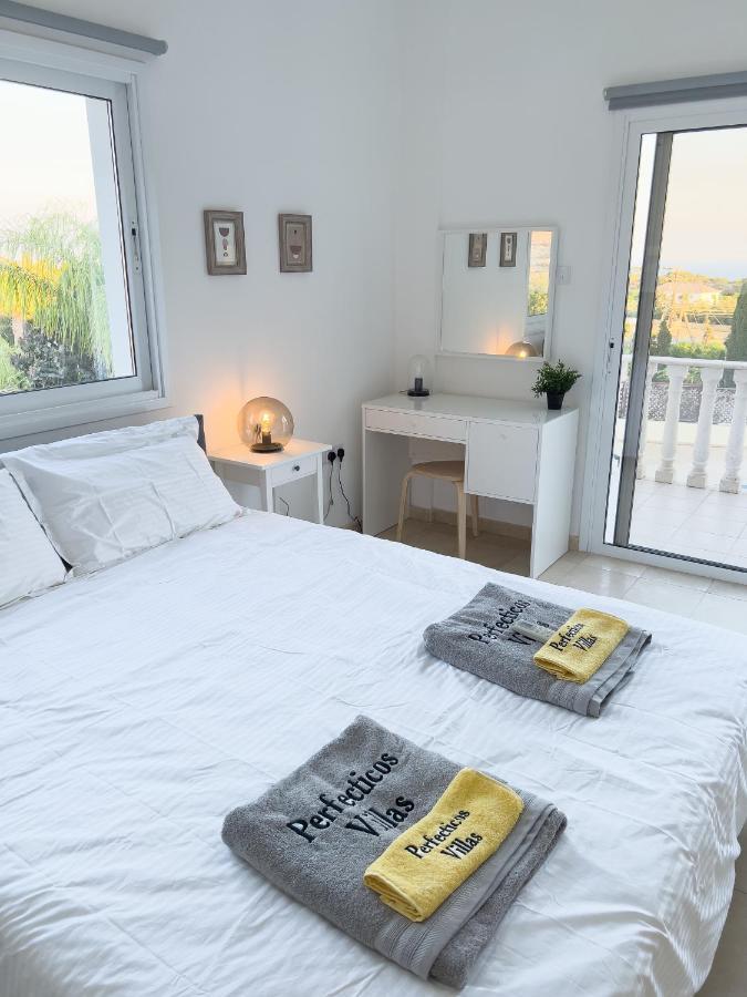 Grand Villa Lynn Seaview Aya Napa Dış mekan fotoğraf