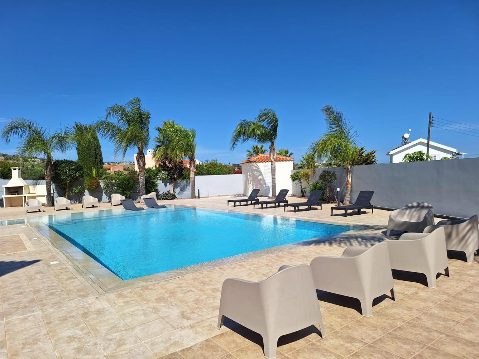 Grand Villa Lynn Seaview Aya Napa Dış mekan fotoğraf