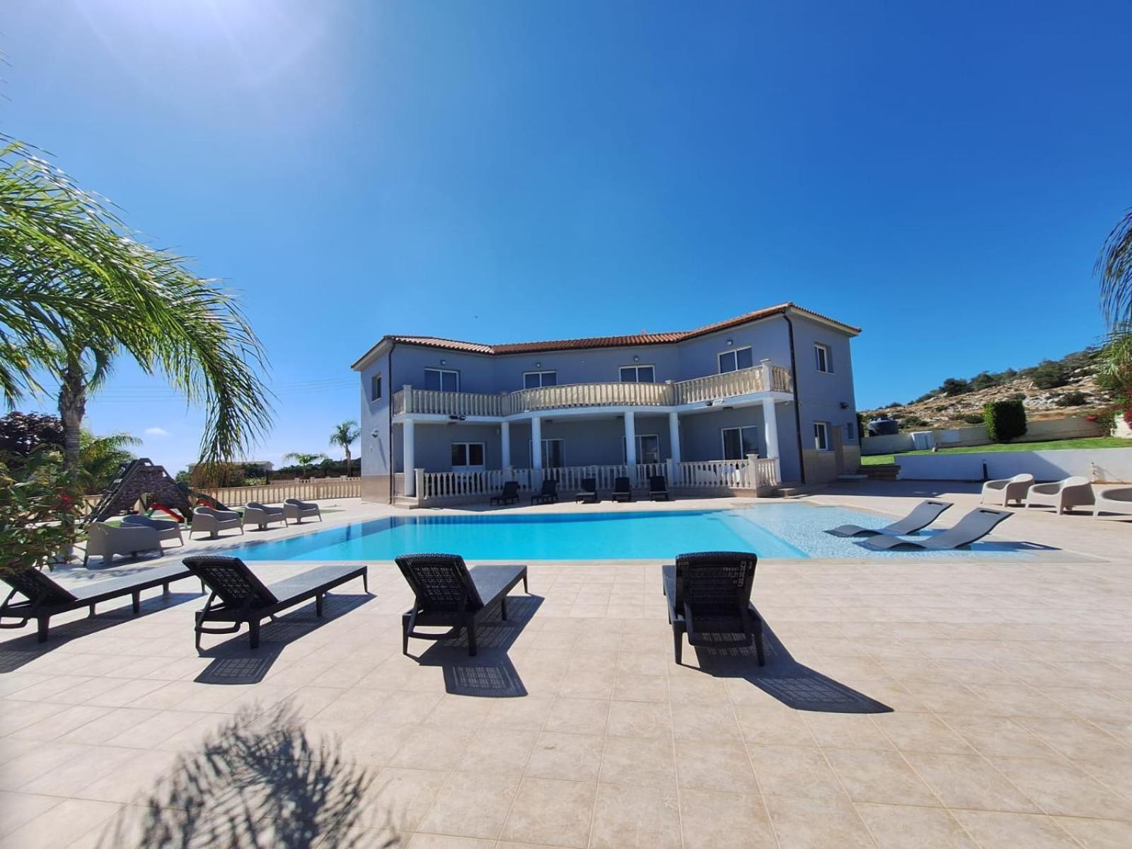 Grand Villa Lynn Seaview Aya Napa Dış mekan fotoğraf