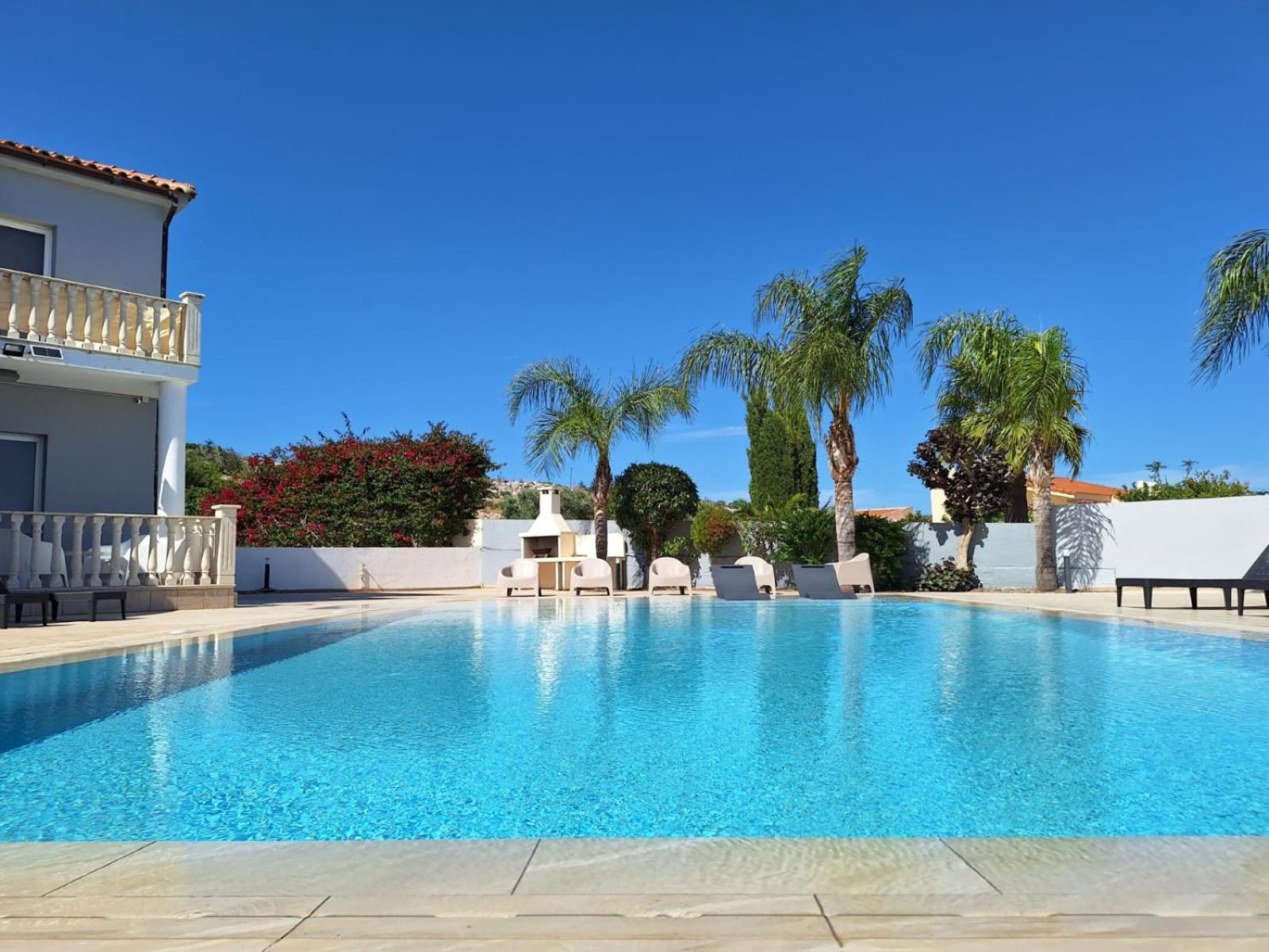 Grand Villa Lynn Seaview Aya Napa Dış mekan fotoğraf