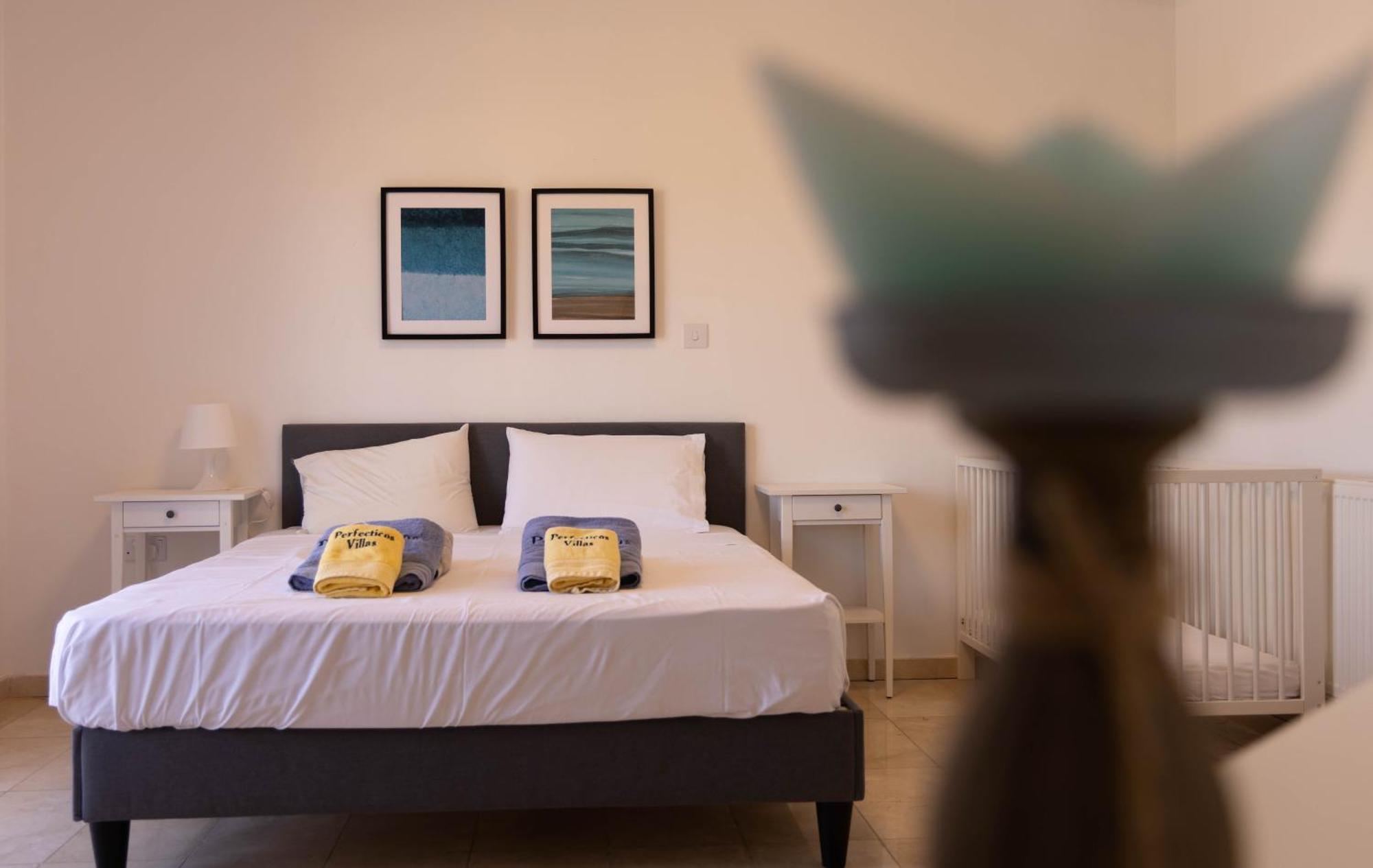 Grand Villa Lynn Seaview Aya Napa Dış mekan fotoğraf
